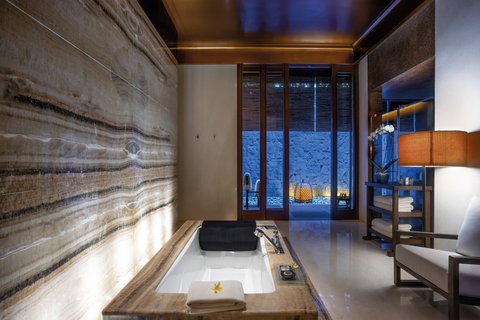 Mansion Guest Room - Bathroom