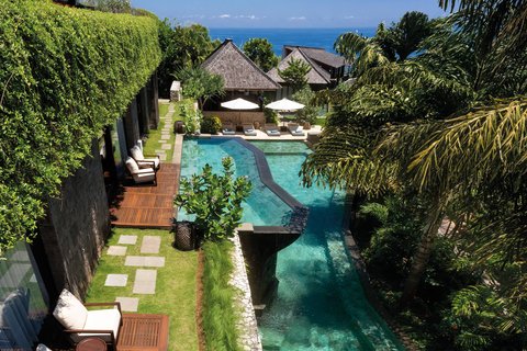 Private Two tiers pool at Mansion