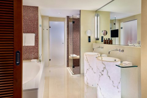 Senator Suite Bathroom