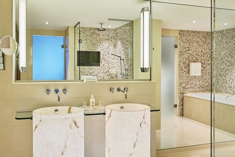 Panoramic Suite - Bathroom