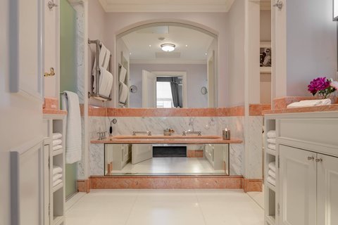 Princess Grace Suite - Master Bathroom - Tub