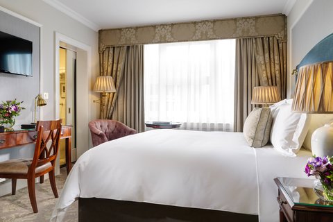 Queen Guest Room