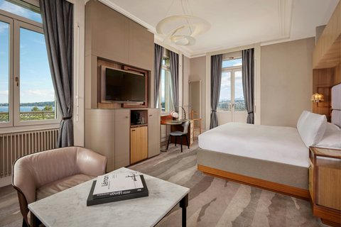 Elegant Corner Junior Suite facing Lake Geneva