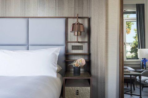 Lake Front Junior Suite