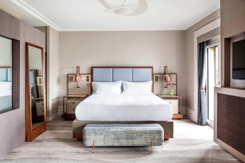 Deluxe Lake View Room