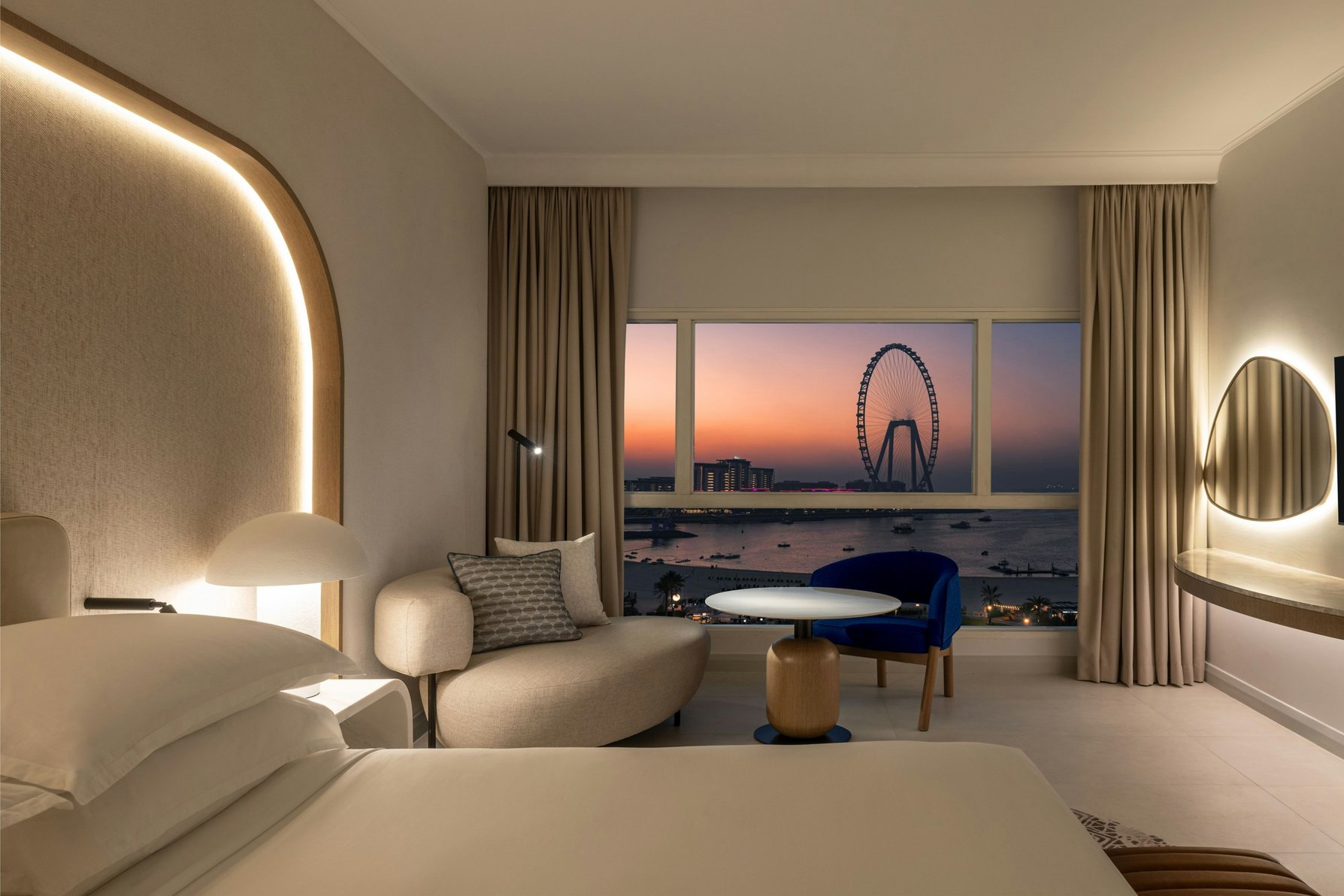Sheraton Jumeirah Beach Resort Room Type - Deluxe Sea View, Guest room, 1 King