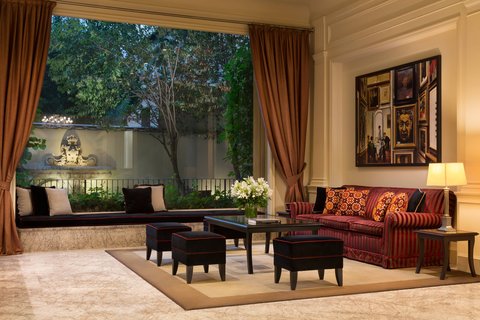 Lobby - Seating Area