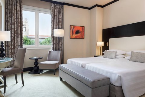 Superior Twin/Twin Guest Room