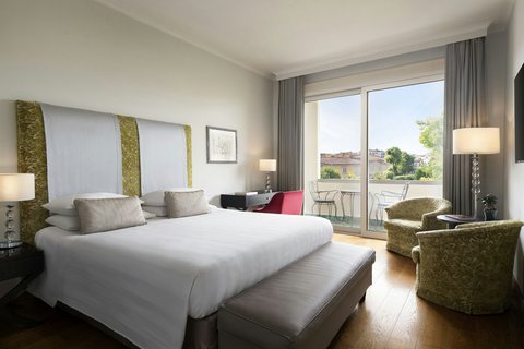 Premium King Room