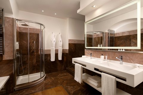 Junior Suite Bathroom