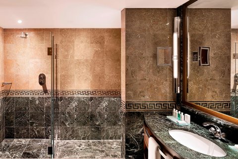 Junior Suite - Bathroom