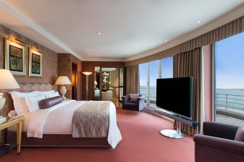 Royal Penthouse Suite - Royal Master Bedroom
