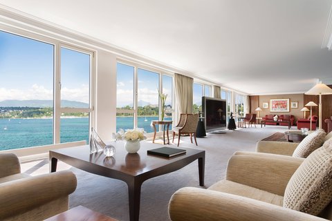 Imperial Suite - Impreial Living Room