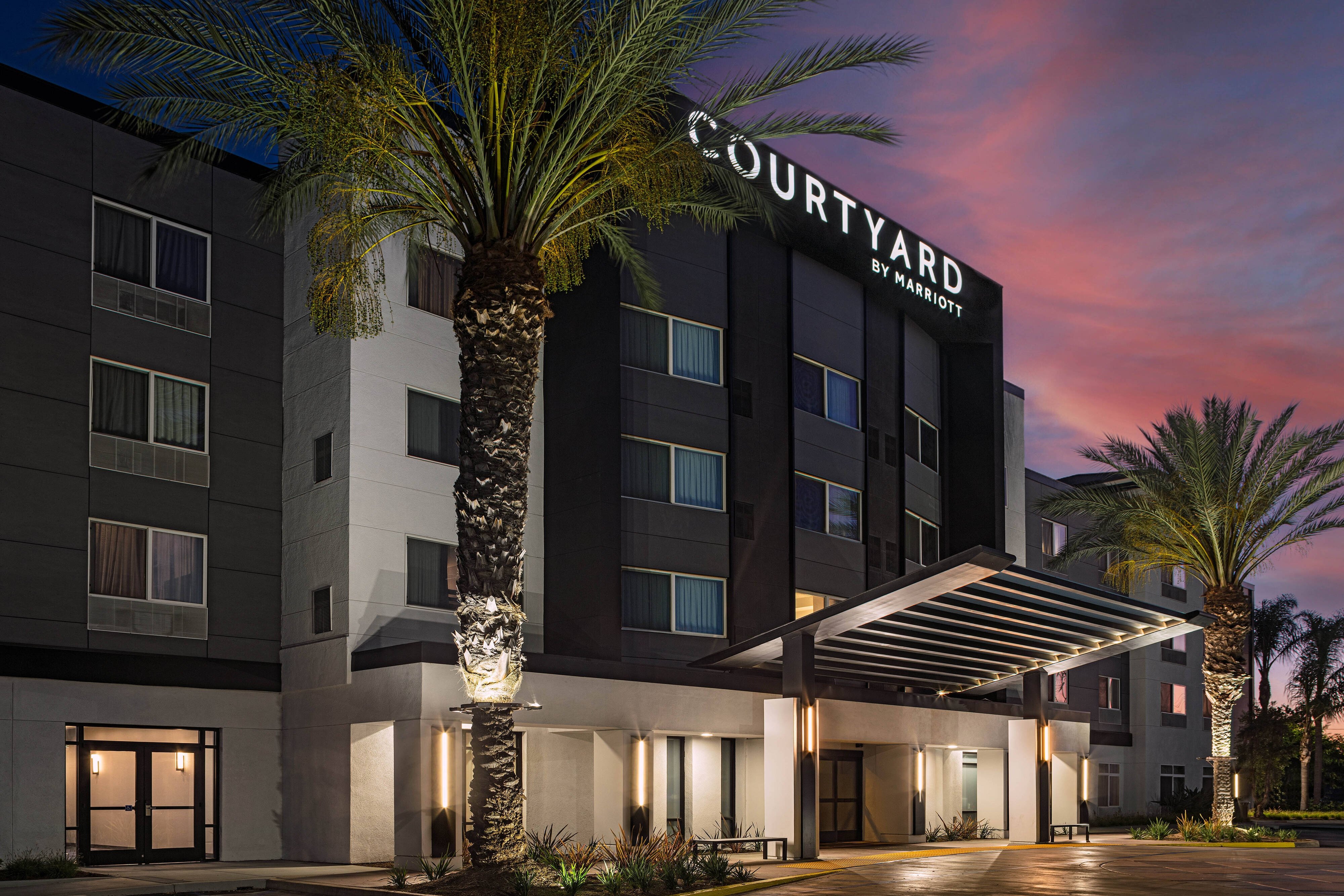 Courtyard Anaheim Resort/Conv Center