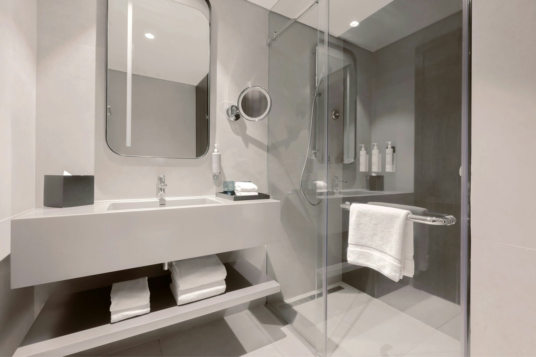 Courtyard by Marriott World Trade Centre, Dubai Room Type - Standard, Guest room, 2 Twin, City view