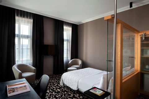 Family City View Suite