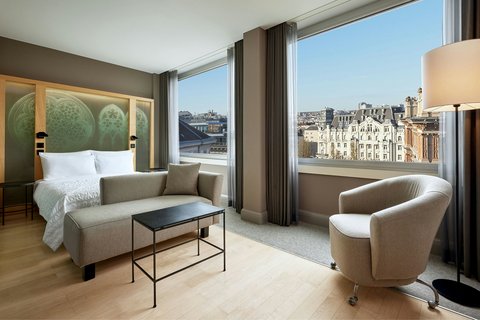 Superior City View Room - Queen