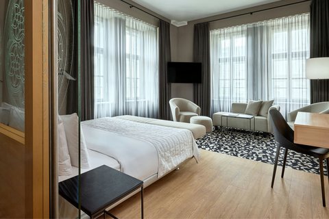Corner Room - King