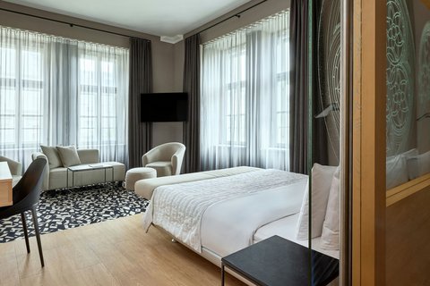 Corner Room - King