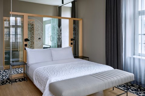 Corner Room - King