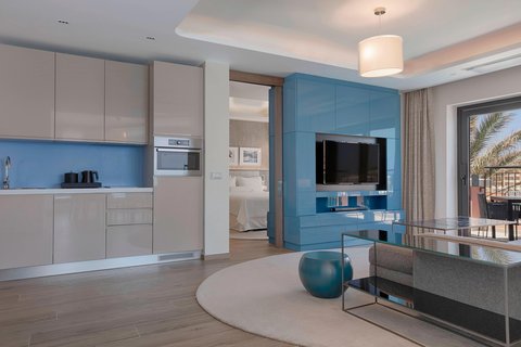 Two-Bedroom Luxury Suite - Kitchen/Living