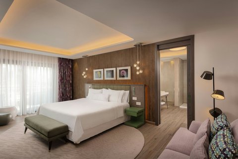 Luxury Garden View Suite Bedroom