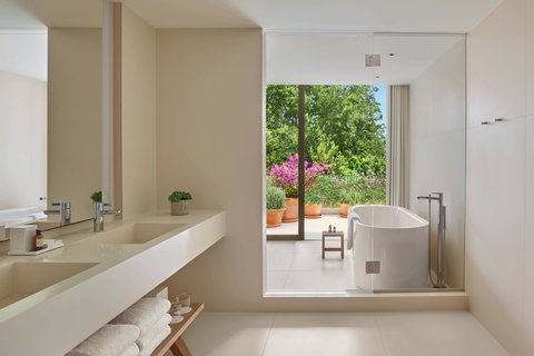 Premier Villa Suite - Bathroom