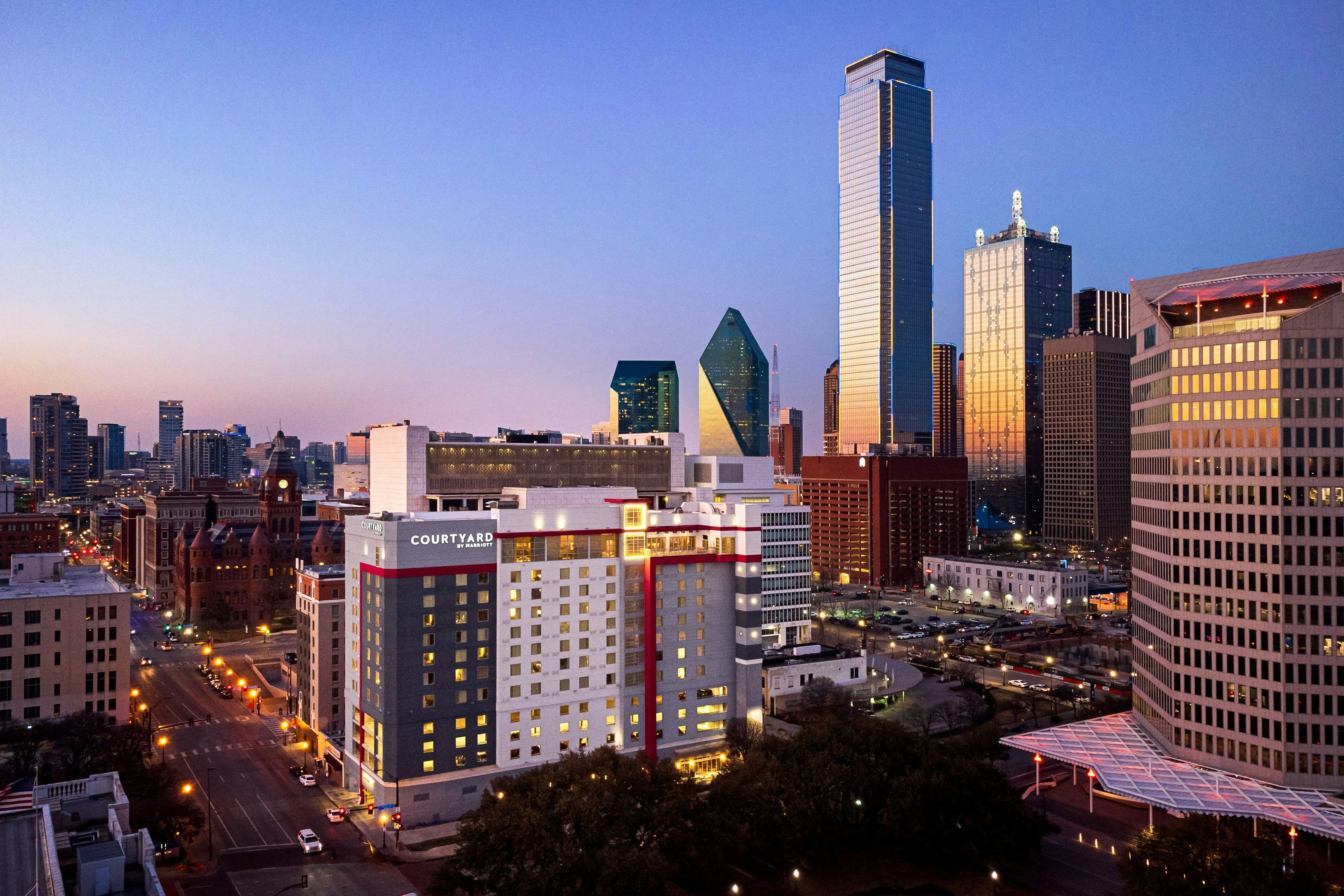 Courtyard Dallas Downtown/Reunion Dist
