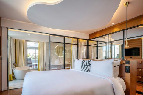King size bed, tv, bath, private terrace access
