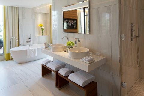 Penthouse Suite - Bathroom