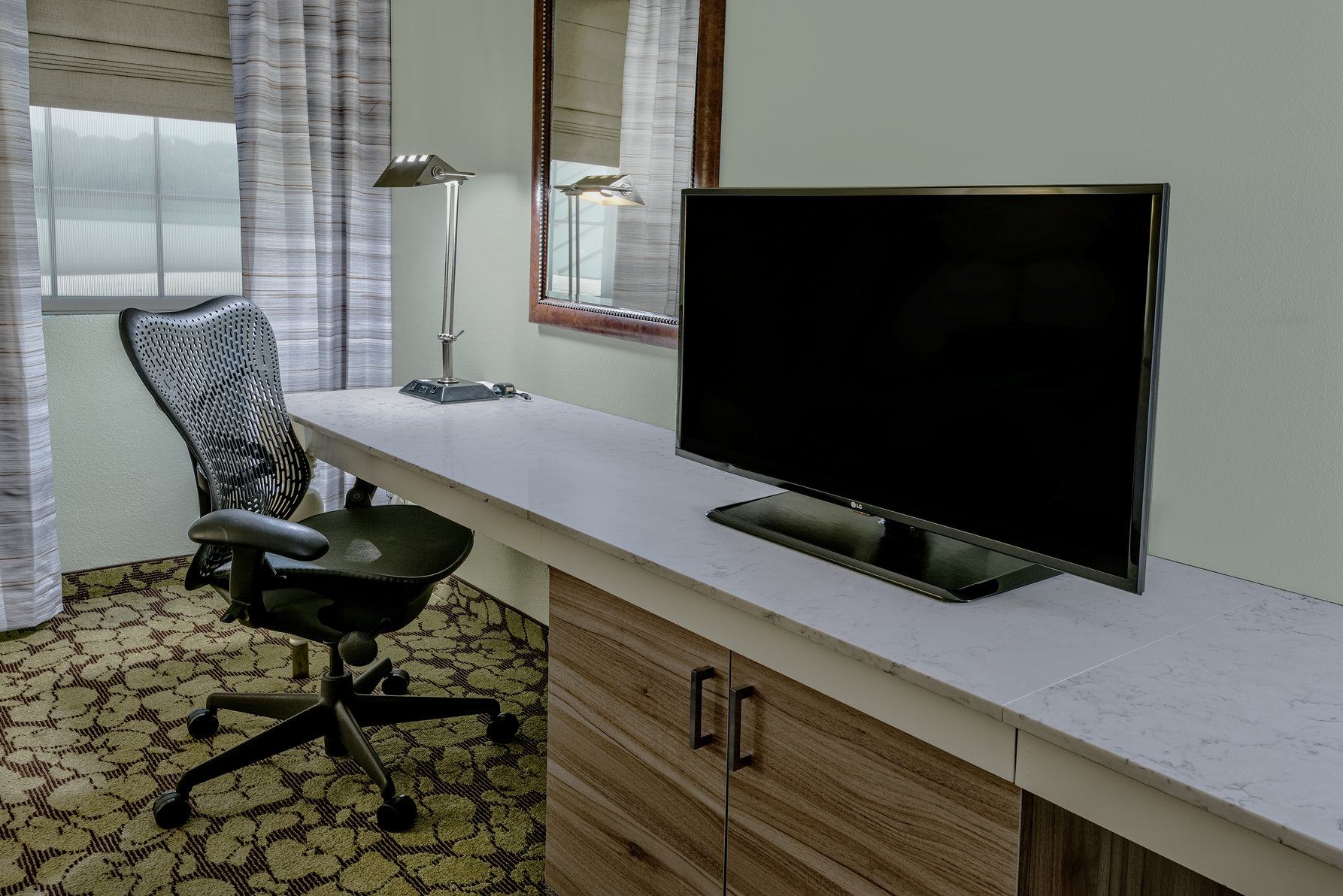 Hilton Garden Inn San Antonio Airport Room Type - 1KNG MOB HEARING ACC W TUB
