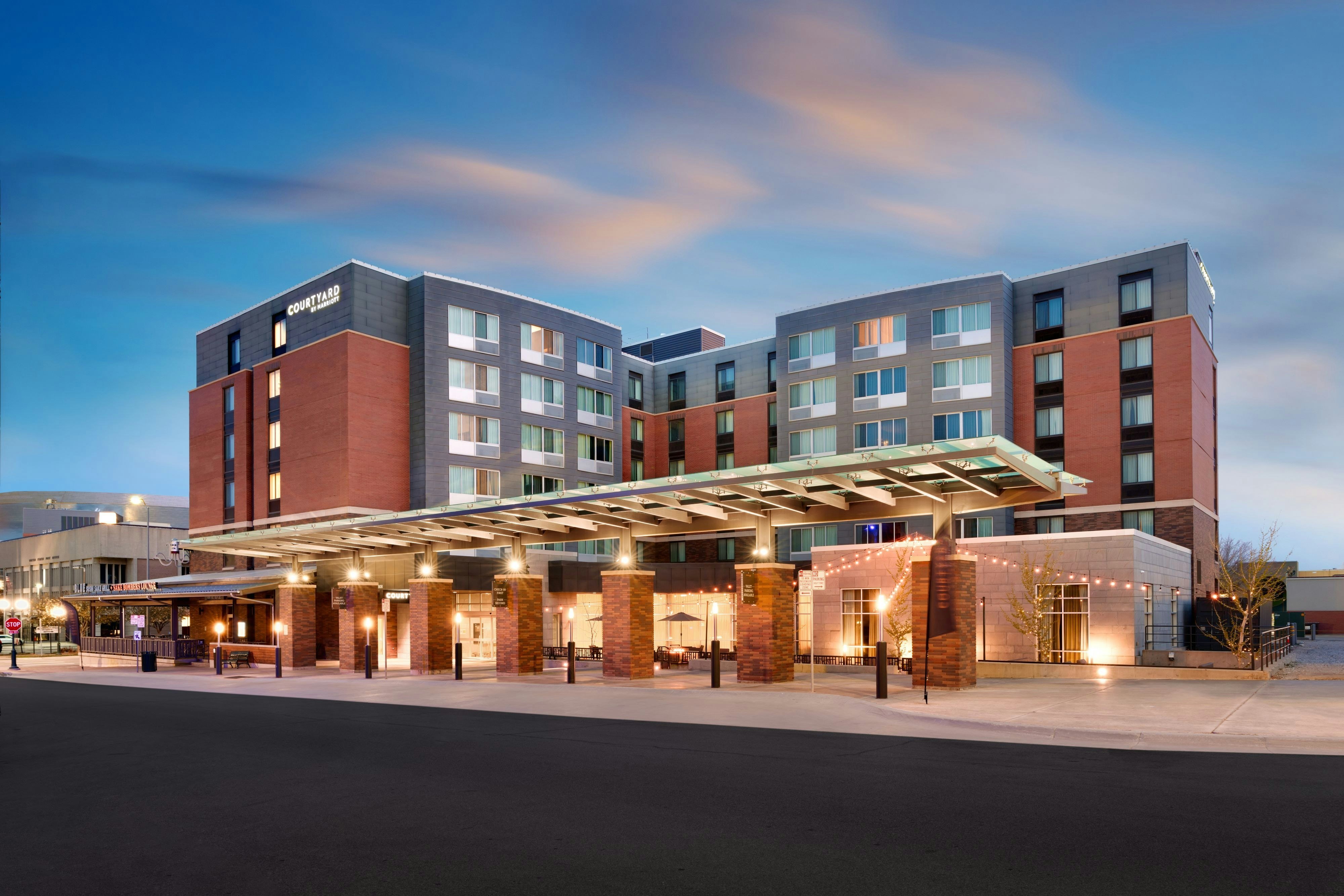 Courtyard by Marriott Lincoln Downtown