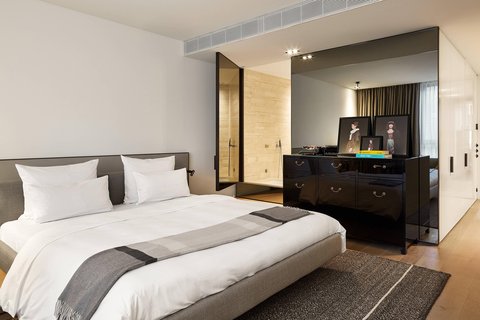 King Deluxe Guest Room