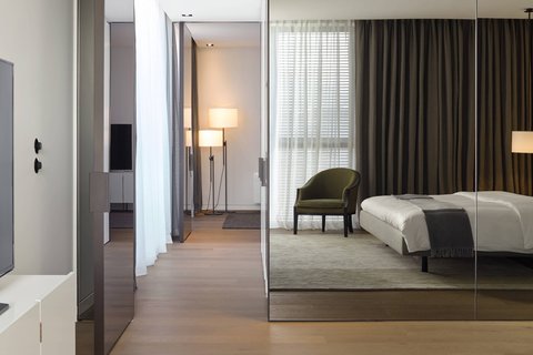 Select Suite