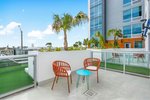 Breezy, Guest room, 1 King, High floor