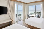 Wraparound balcony, Guest room, 2 Queen, Oceanfront, Corner room