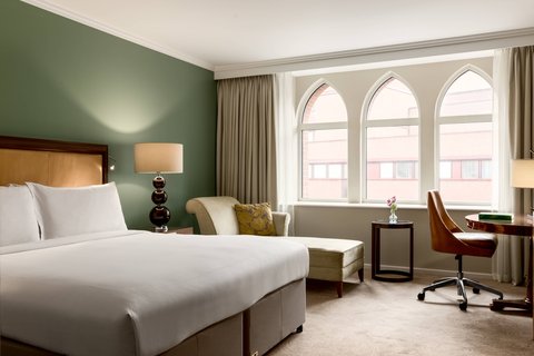 Premier King Barlow Guest Room