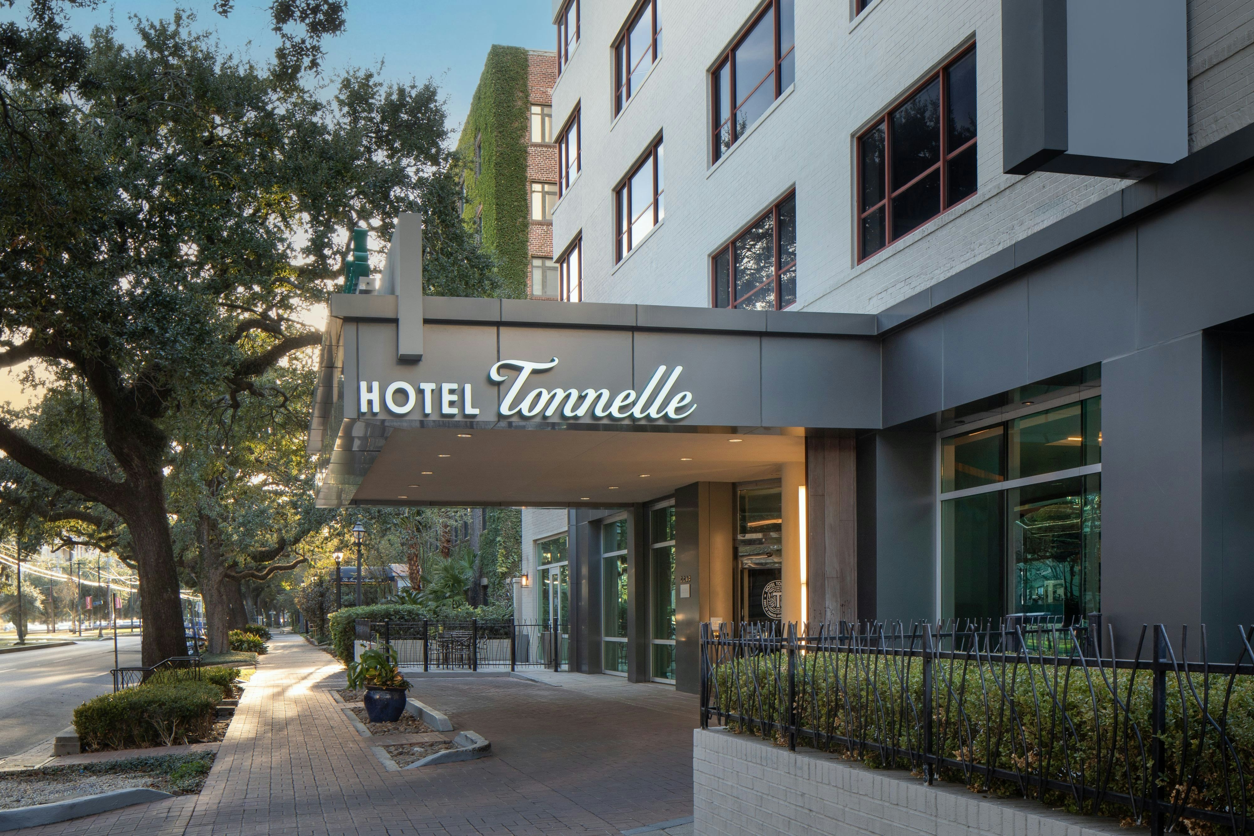 Hotel Tonnelle New Orleans, Tribute