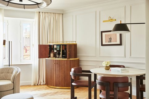 Cervantes Suite 559 - Living room