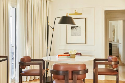 Cortes Suite Living Room - 603