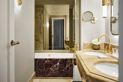 Cortes Suite - Bathroom