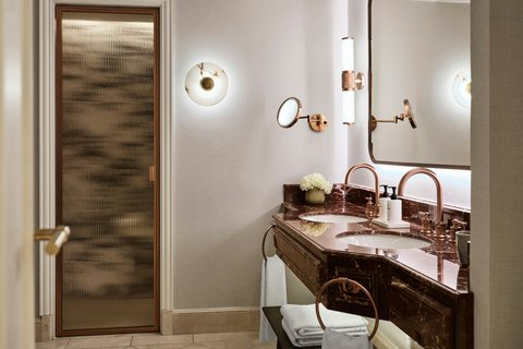 Neptuno Suite Bathroom