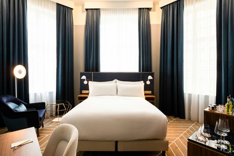 Emerald King Room