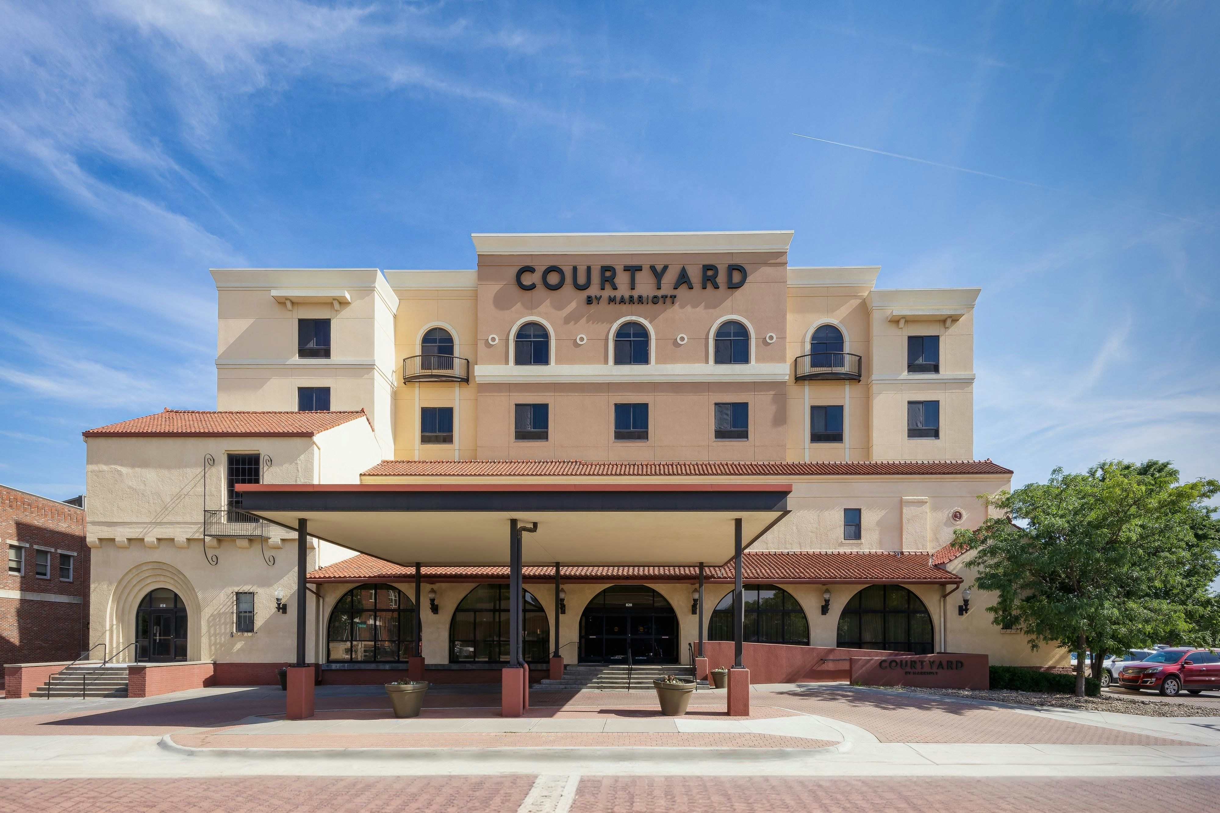 Courtyard Wichita at Old Town