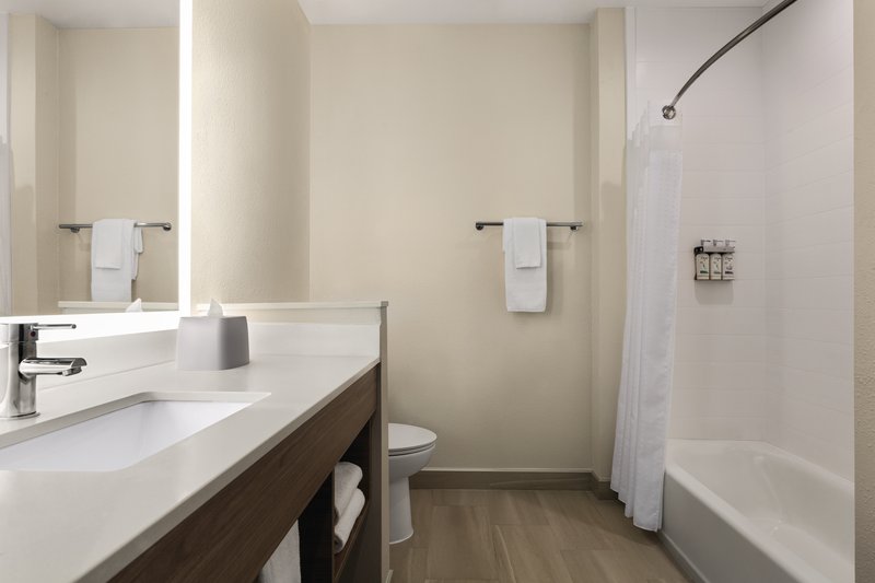 Holiday Inn Express and Suites Bessemer – Birmingham SW