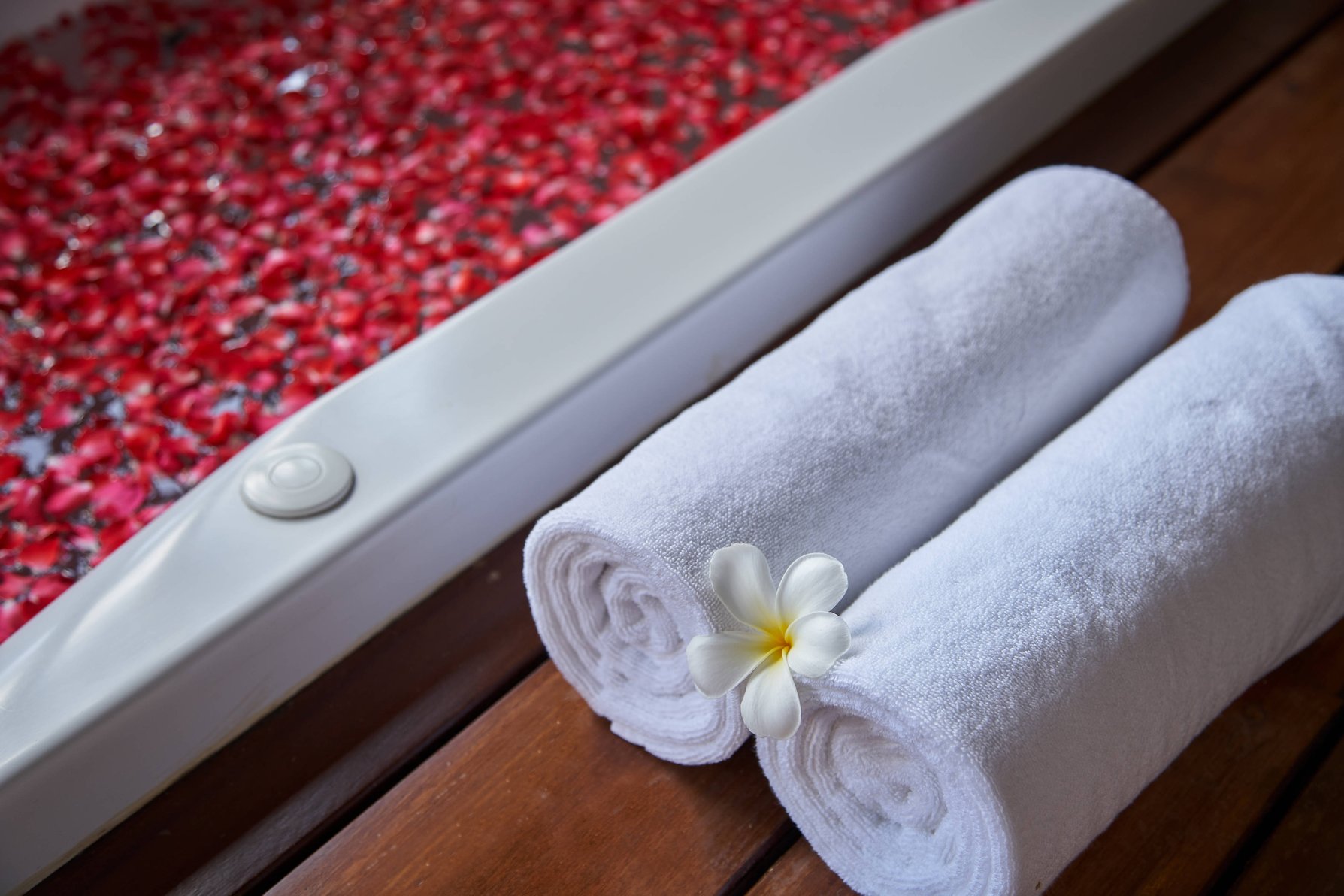 Renaissance Koh Samui Resort & Spa by Marriott Room Type - Guest room, 2 Twin, Sea view, Whirlpool