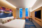 Aloft River, Guest room, 1 King, River view