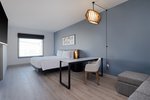 1 King Studio Suite Mobility Accessible Tub