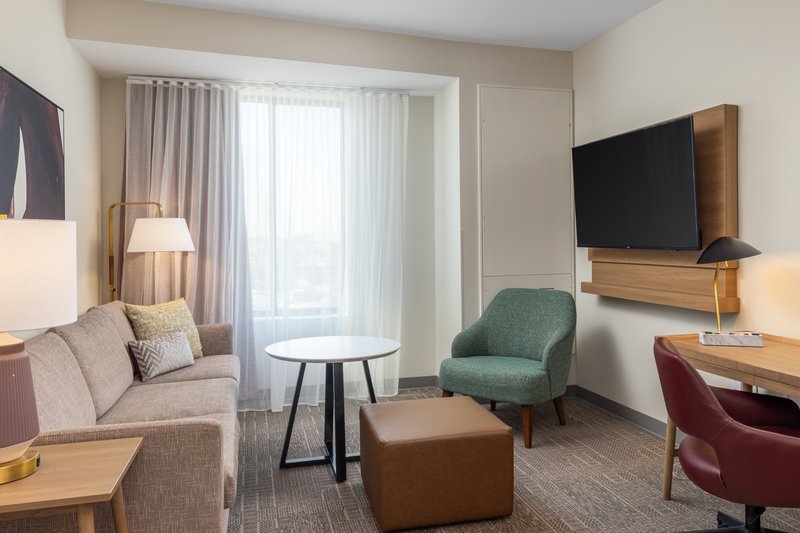 1 KING 2 QUEEN 2 BEDROOM SUITE NON SMOK