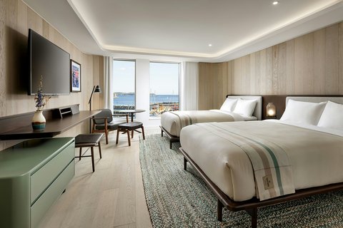 Queen/Queen Signature Guest Room